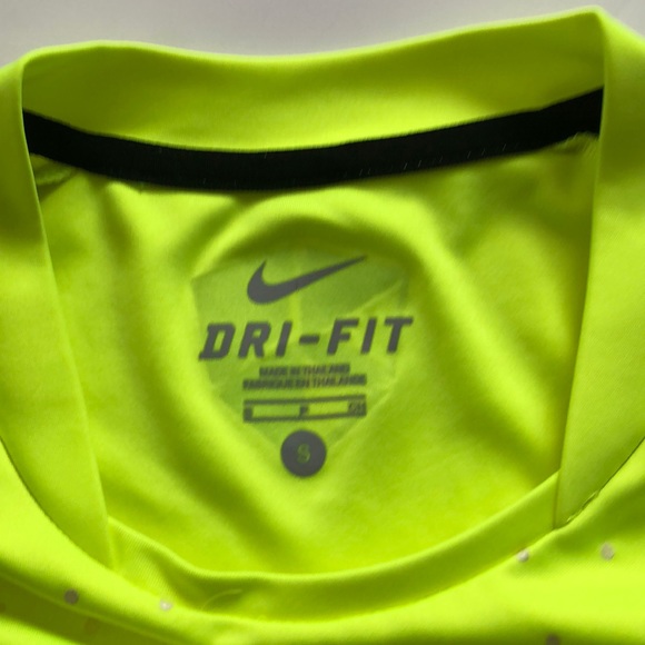 Nike Shirt (men’s) - Picture 4 of 7